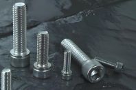 定制內(nèi)六角螺栓時如何選擇生產(chǎn)廠家?